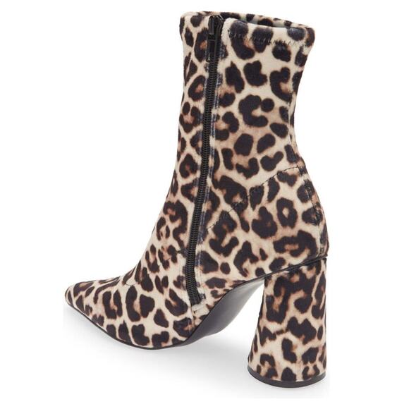 Steve Madden Valyant Leo Velvet Animal Print Pointed Toe Bootie Boots NIB Size 8 - Picture 2 of 10